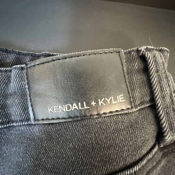 Kendall & Kylie Juniors Size 3 /26 Black the Drifter High Rise Shorts - Picture 6 of 7